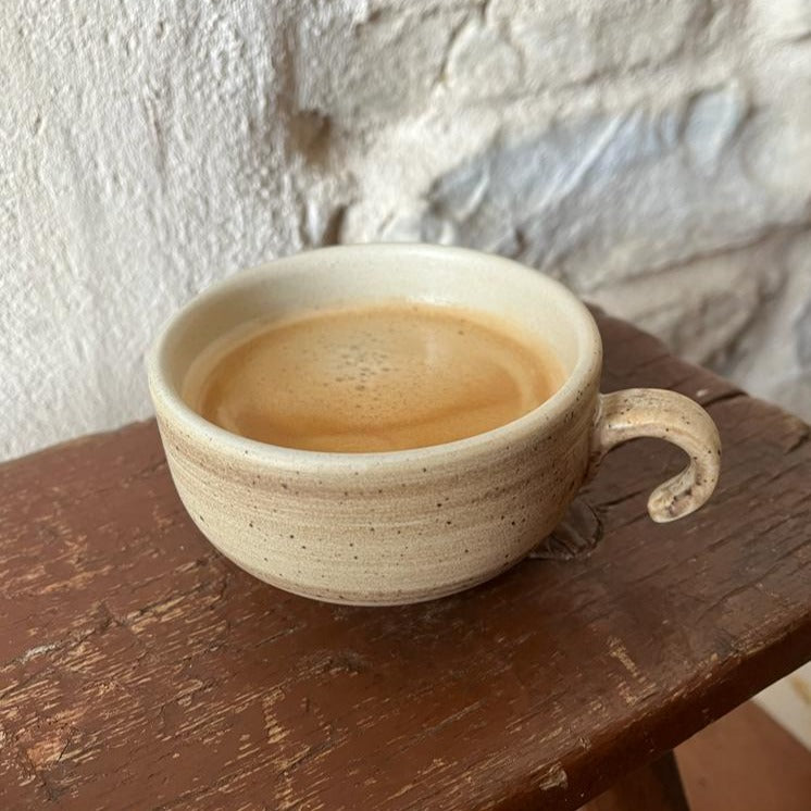 #0400 - Tasse en grès sable