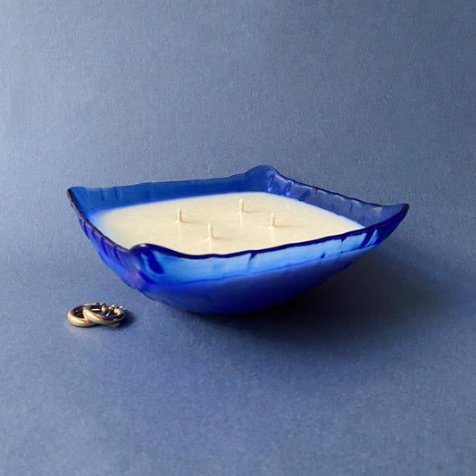 Ensō Paris - bougie upcyclée et parfumée, coulée dans un objet chiné.